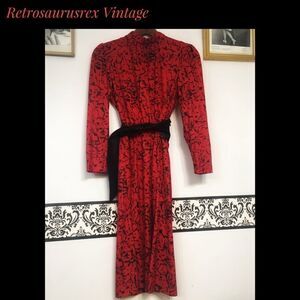𝅺vintage 1980’s Red & Black High Collar Day Dress